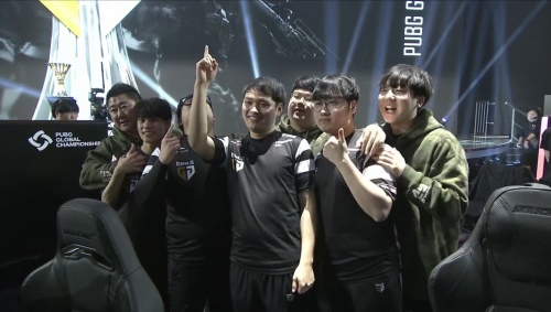 T1 击败 Top Esports 以进入 2025 世界赛总决赛